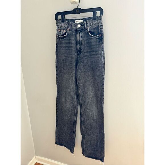 Zara Women’s 4 TRF High Rise Barrel Leg Jeans Black Wash Distressed Hem - Picture 3 of 8